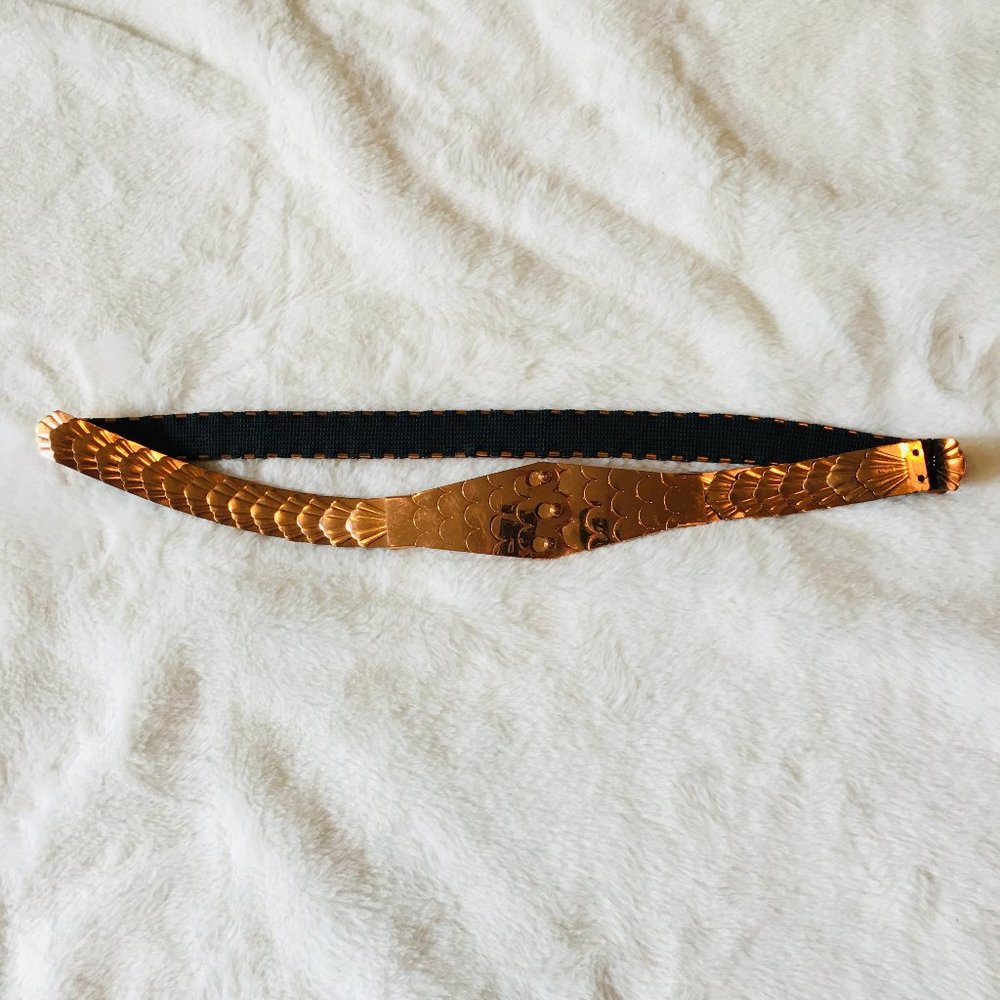 Copper colored elastic belt